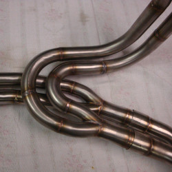 Honda RC 30 | Exhaust system